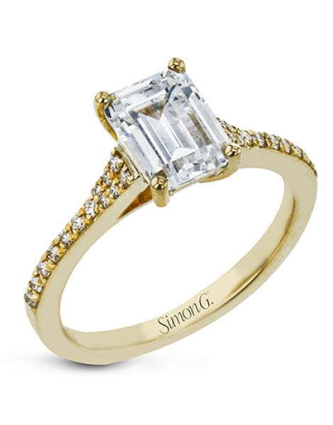 Engagement Ring in 18k Gold with Diamonds