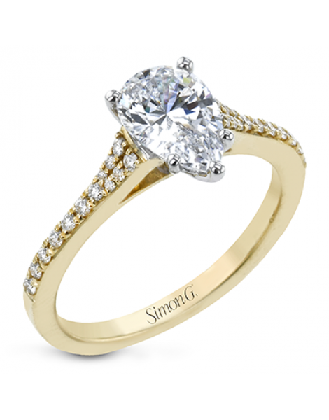 Engagement Ring in 18k Gold with Diamonds