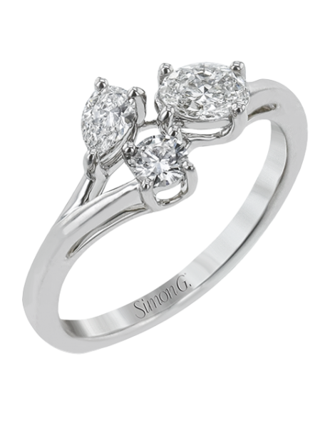 Right Hand Ring in 18k Gold with Diamonds