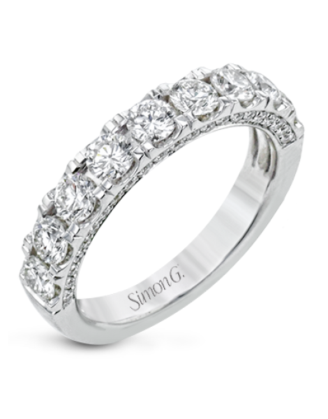Engagement Ring in 18k Gold with Diamonds