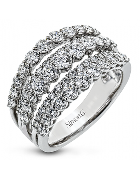 Right Hand Ring in 18k Gold with Diamonds