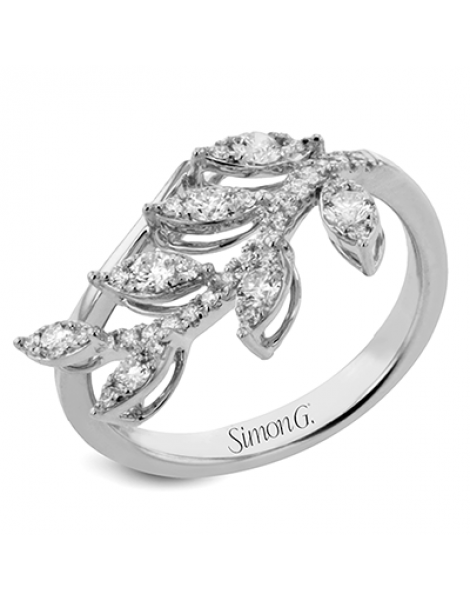 Right Hand Ring in 18k Gold with Diamonds