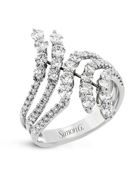 Right Hand Ring in 18k Gold with Diamonds