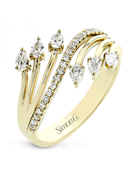 Right Hand Ring in 18k Gold with Diamonds