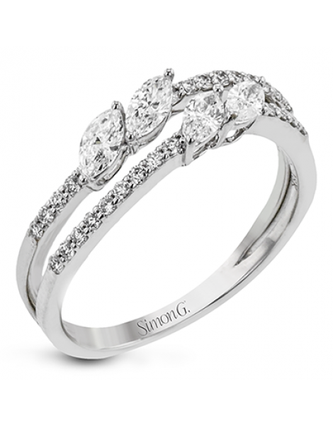 Right Hand Ring in 18k Gold with Diamonds