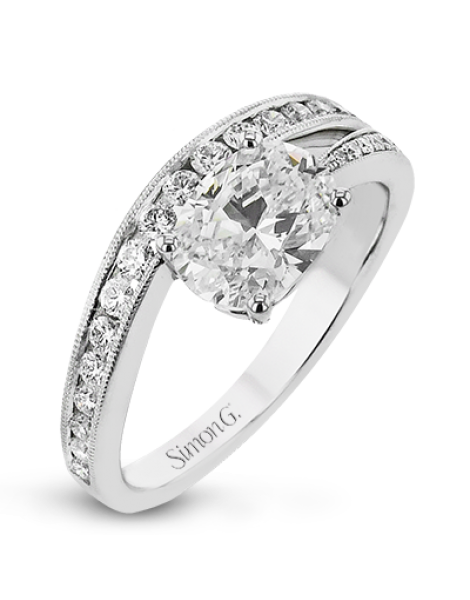 Engagement Ring in 18k Gold with Diamonds