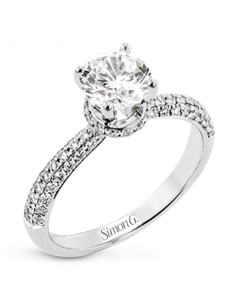 Engagement Ring in 18k Gold with Diamonds