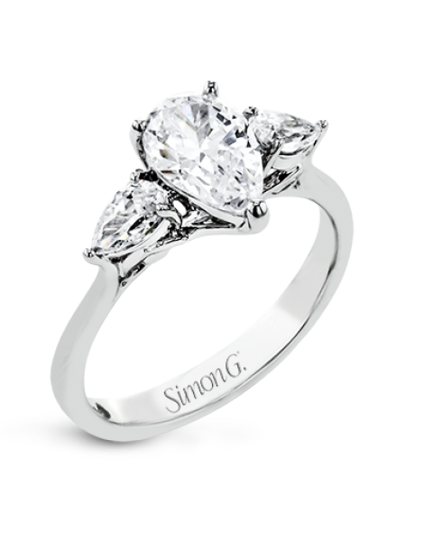 Engagement Ring in 18k Gold with Diamonds