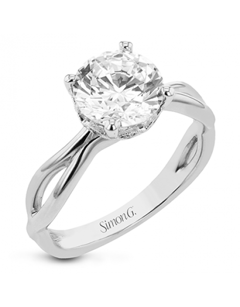 Engagement Ring in 18k Gold with Diamonds