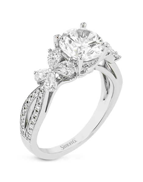 Engagement Ring in 18k Gold with Diamonds
