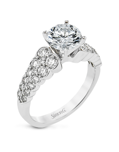 Engagement Ring in 18k Gold with Diamonds