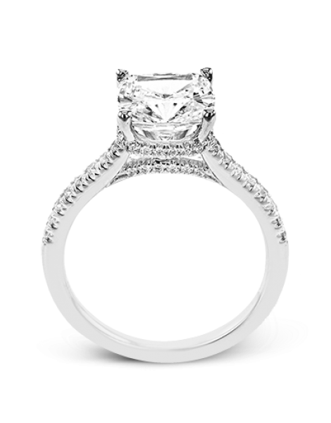 Engagement Ring in 18k Gold with Diamonds