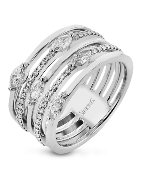 Right Hand Ring in 18k Gold with Diamonds