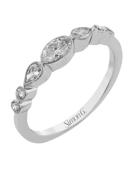 Right Hand Ring in 18k Gold with Diamonds