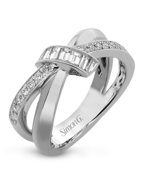 Right Hand Ring in 18k Gold with Diamonds