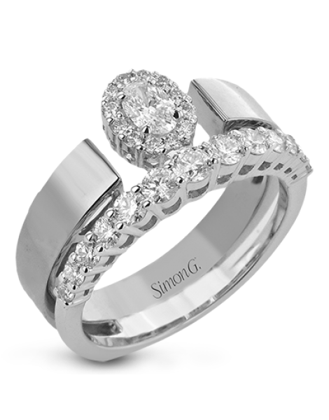 Right Hand Ring in 18k Gold with Diamonds