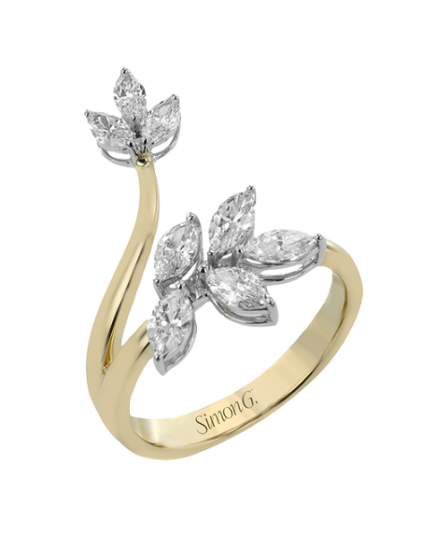 Right Hand Ring in 18k Gold with Diamonds