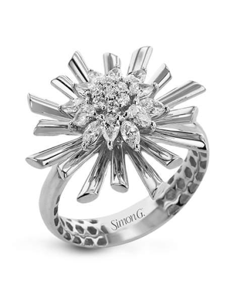 Right Hand Ring in 18k Gold with Diamonds