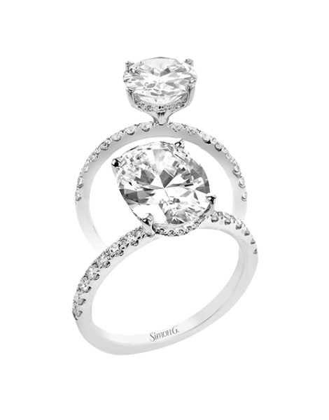 Engagement Ring in 18k Gold with Diamonds