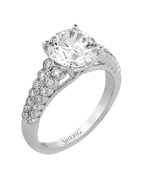 Engagement Ring in 18k Gold with Diamonds