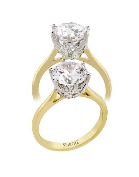 Engagement Ring in 18k Gold with Diamonds