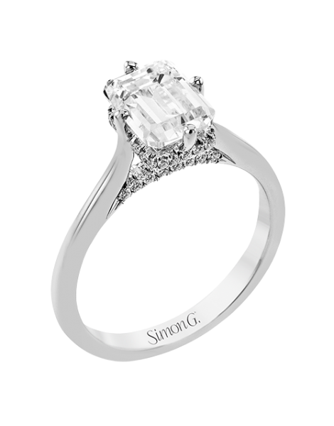 Engagement Ring in 18k Gold with Diamonds