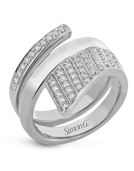 Right Hand Ring in 18k Gold with Diamonds