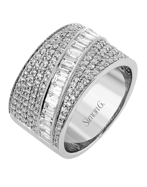 Right Hand Ring in 18k Gold with Diamonds