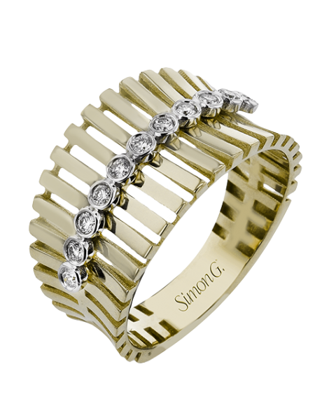 Right Hand Ring in 18k Gold with Diamonds