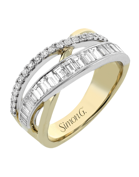 Right Hand Ring in 18k Gold with Diamonds