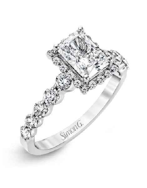 Engagement Ring in 18k Gold with Diamonds