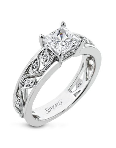 Engagement Ring in 18k Gold with Diamonds