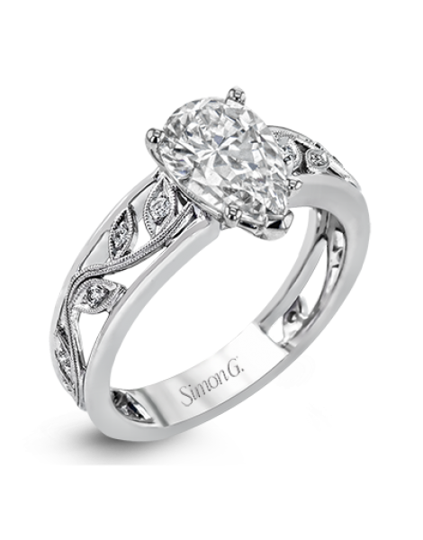 Engagement Ring in 18k Gold with Diamonds