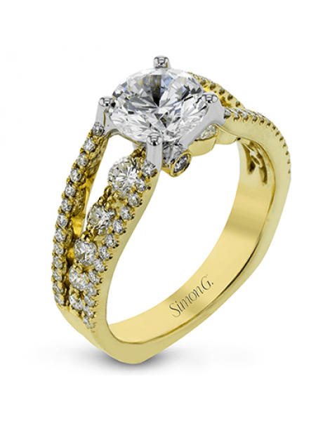 Engagement Ring in 18k Gold with Diamonds