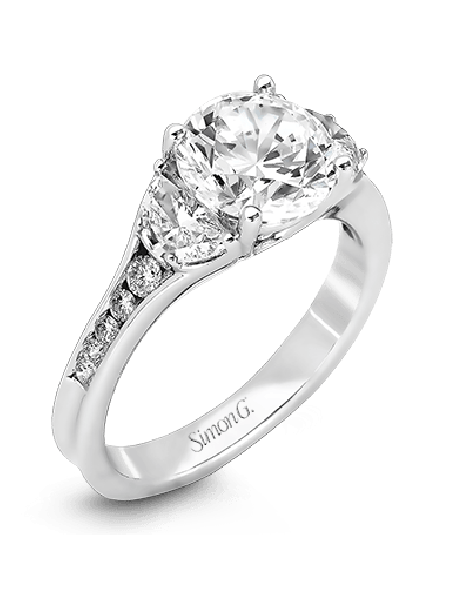 Engagement Ring in 18k Gold with Diamonds