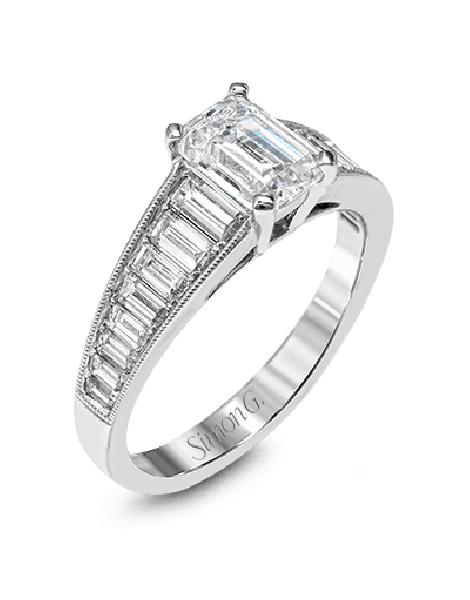 Engagement Ring in 18k Gold