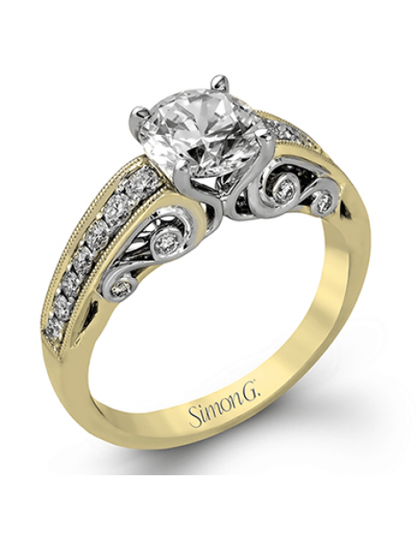 Engagement Ring in 18k Gold with Diamonds