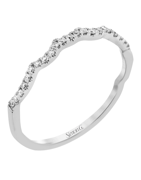 Engagement Ring in 18k Gold with Diamonds