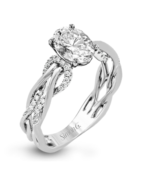 Engagement Ring in 18k Gold with Diamonds