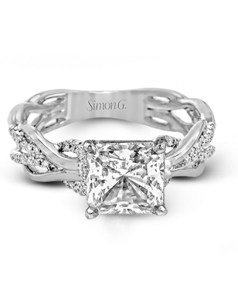 Engagement Ring in 18k Gold with Diamonds