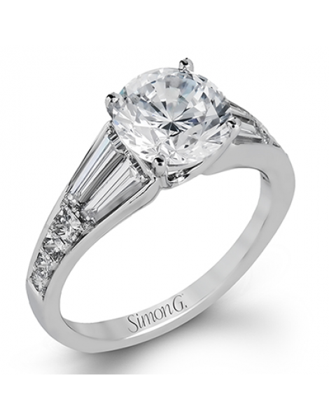 Engagement Ring in 18k Gold