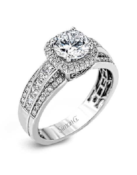 Engagement Ring in 18k Gold with Diamonds