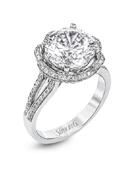 Engagement Ring in 18k Gold with Diamonds