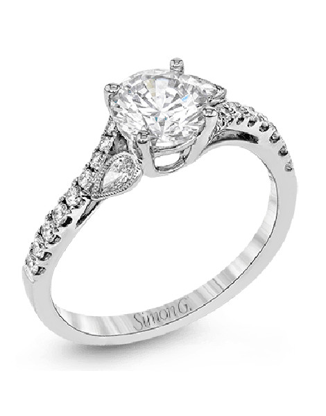 Engagement Ring in 18k Gold with Diamonds