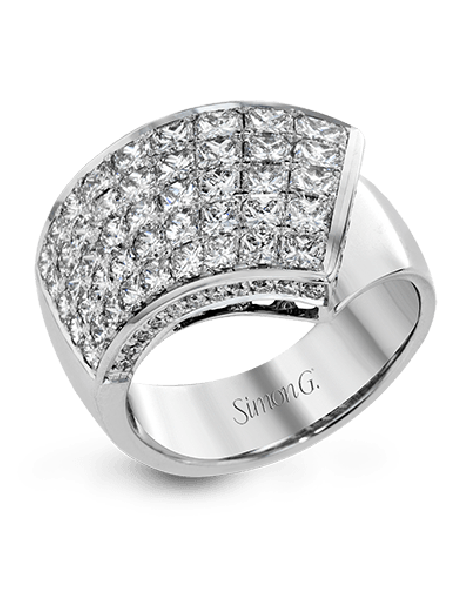 Right Hand Ring in 18k Gold with Diamonds