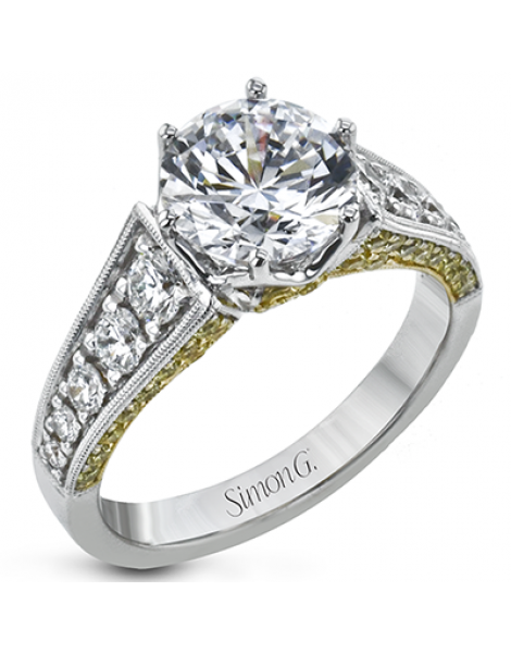 Engagement Ring in 18k Gold with Diamonds