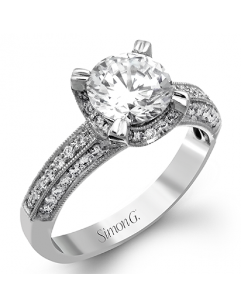 Engagement Ring in 18k Gold with Diamonds