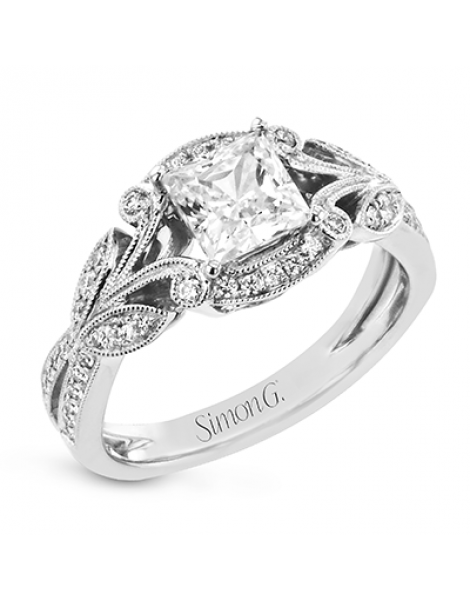 Engagement Ring in 18k Gold with Diamonds