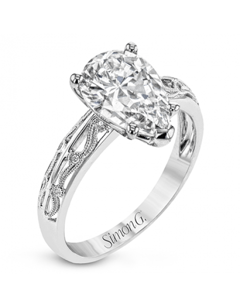 Engagement Ring in 18k Gold with Diamonds
