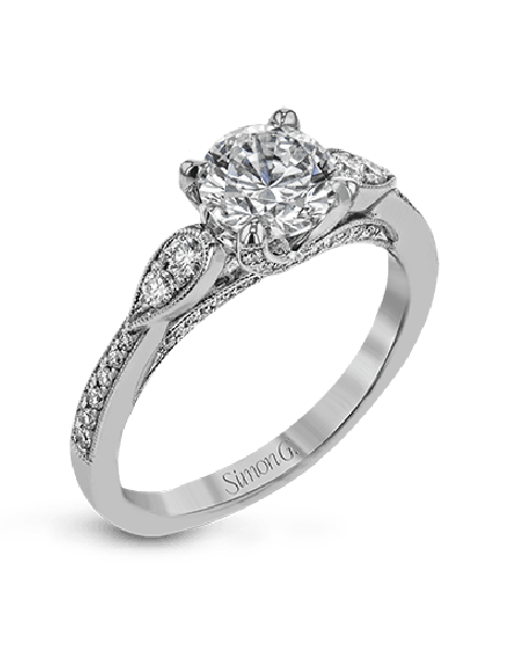 Engagement Ring in 18k Gold with Diamonds